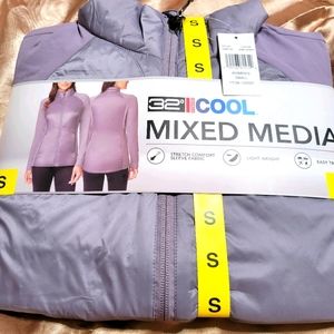 32 degrees Mixed Media